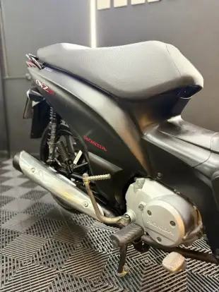 HONDA-BIZ 125 ES-2015