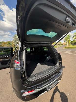 JEEP-COMMANDER-2022