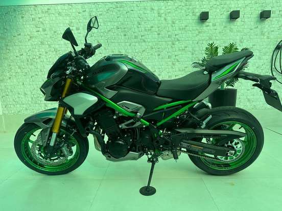 KAWASAKI-Z900 R EDITION-2025
