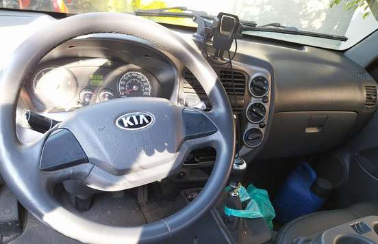 KIA-BONGO-2014
