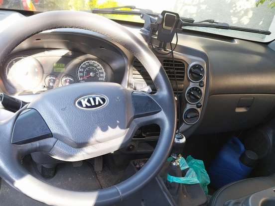 KIA-BONGO-2.5 K-2500 4X2 CS TURBO DIESEL 2P MANUAL KIA-BONGO-2014