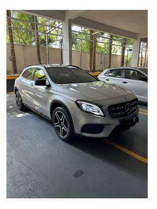 MERCEDES-BENZ-GLA 250-2020