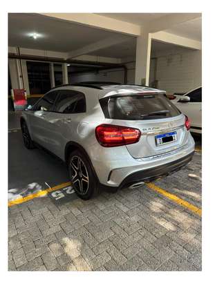 MERCEDES-BENZ-GLA 250-2020