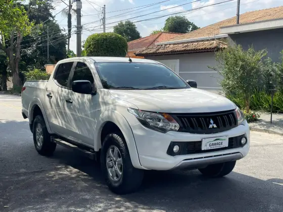 MITSUBISHI L200 TRITON 2.4 16V TURBO DIESEL GL CD 4X4 MANUAL