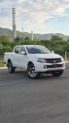 MITSUBISHI L200 TRITON 2.4 16V TURBO DIESEL OUTDOOR GLX CD 4X4 MANUAL