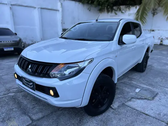 MITSUBISHI L200 TRITON 2.4 16V TURBO DIESEL SPORT GLS CD 4P 4X4 AUTOMÁTICO