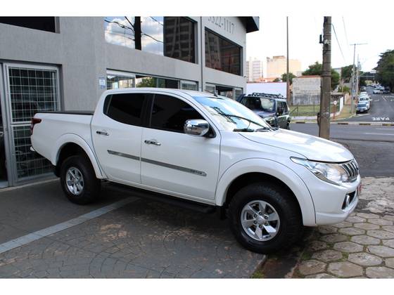 MITSUBISHI L200 TRITON 2.4 16V TURBO DIESEL SPORT HPE CD 4P 4X4 AUTOMÁTICO