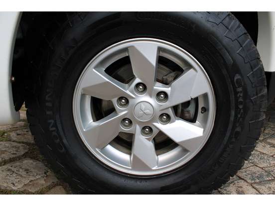 MITSUBISHI-L200 TRITON-2.4 16V TURBO DIESEL SPORT HPE CD 4P 4X4 AUTOMÁTICO MITSUBISHI-L200 TRITON-2017