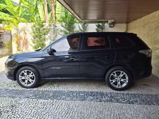 MITSUBISHI-OUTLANDER-2.0 16V GASOLINA 4P AUTOMÁTICO MITSUBISHI-OUTLANDER-2014
