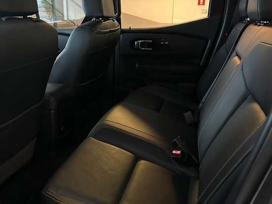 MITSUBISHI-TRITON-2.4 BITURBO DIESEL CD HPE-S 4X4 AUTOMÁTICO MITSUBISHI-TRITON-2025