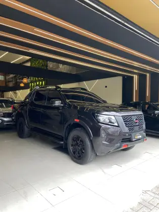 NISSAN FRONTIER 2.3 16V TURBO DIESEL PRO4X CD 4X4 AUTOMÁTICO