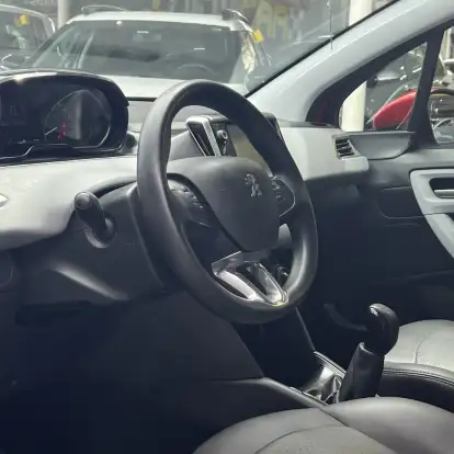 PEUGEOT-208-2014