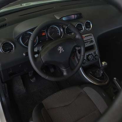 PEUGEOT-308-2012