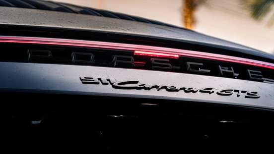 PORSCHE-911-2023