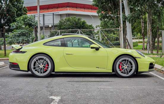 PORSCHE-911-2025