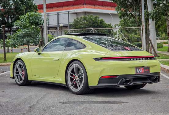 PORSCHE-911-2025