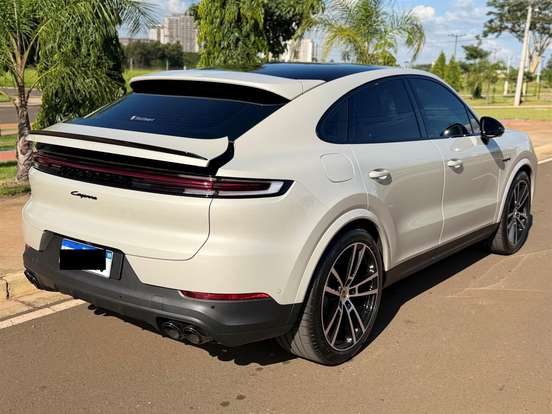 PORSCHE-CAYENNE-2025