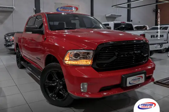 RAM CLASSIC 5.7 V8 GASOLINA LARAMIE NIGHT EDITION CD 4X4 AUTOMÁTICO