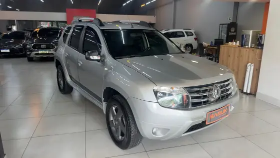 RENAULT DUSTER 2.0 DYNAMIQUE 4X2 16V FLEX 4P AUTOMÁTICO