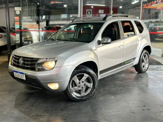 RENAULT DUSTER 2.0 DYNAMIQUE 4X2 16V FLEX 4P AUTOMÁTICO