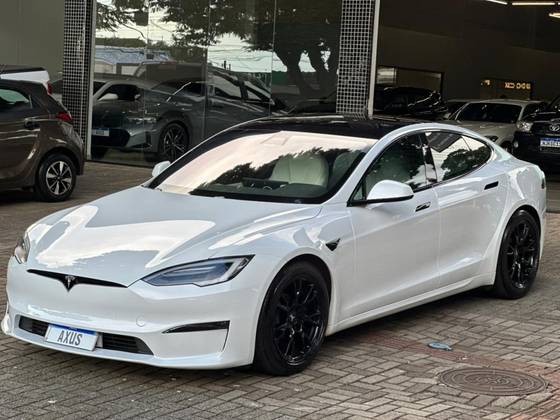 TESLA MODEL S ELÉTRICO PLAID
