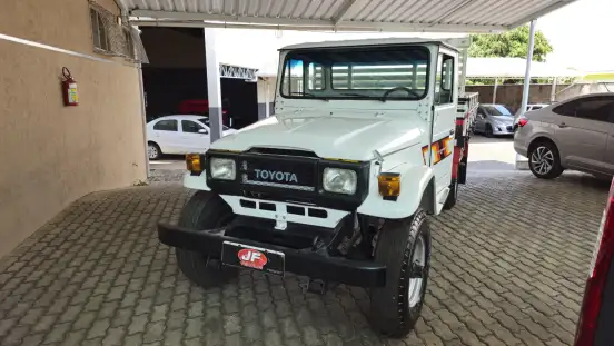 TOYOTA-BANDEIRANTE-3.7 BJ50LV 4X4 TETO RIGIDO DIESEL 2P MANUAL TOYOTA-BANDEIRANTE-1992