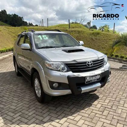 TOYOTA HILUX SW4 3.0 SRV 4X4 16V TURBO INTERCOOLER DIESEL 4P AUTOMÁTICO