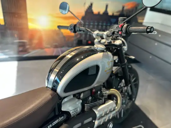 TRIUMPH-BONNEVILLE SCRAMBLER ICON EDITION 1200 X-2025