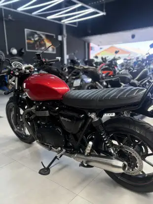 TRIUMPH-STREET TWIN-2017