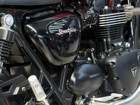 TRIUMPH-STREET TWIN TRIUMPH-STREET TWIN-2017