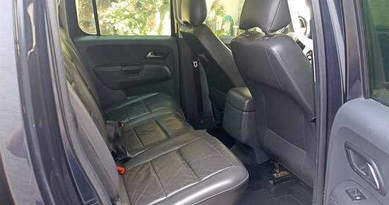 VOLKSWAGEN-AMAROK-2010