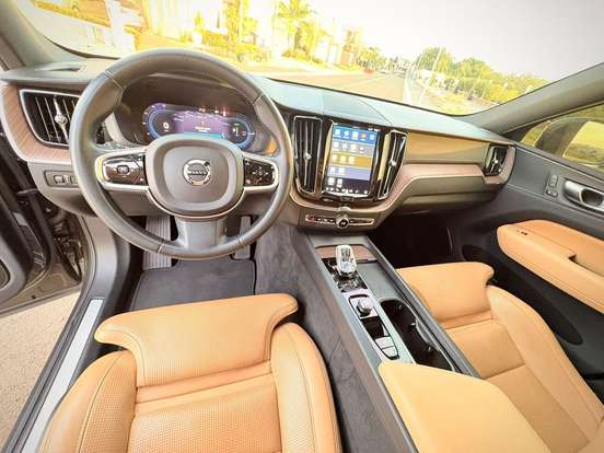 VOLVO-XC60-2021
