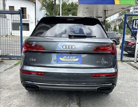 AUDI-Q5-2023