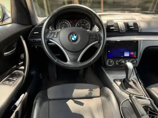 BMW-118i-2011