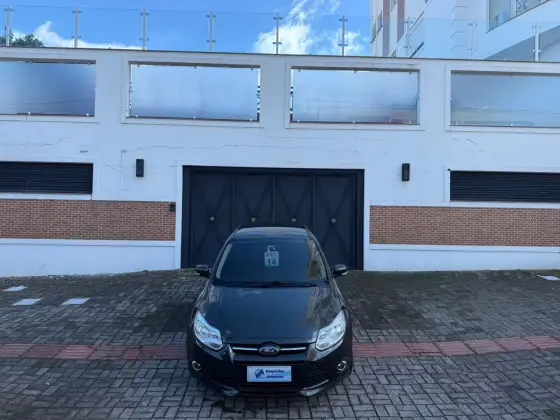 FORD FOCUS 2.0 SE 16V FLEX 4P POWERSHIFT