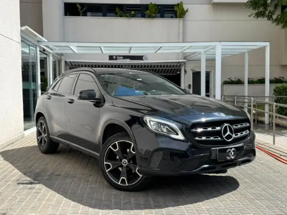 MERCEDES-BENZ GLA 200 1.6 CGI FLEX NIGHT 7G-DCT