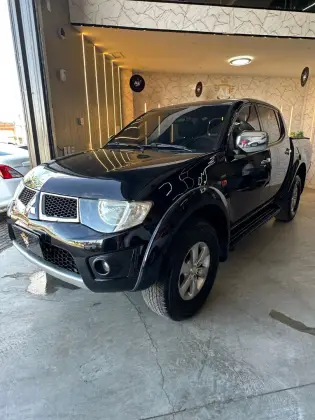 MITSUBISHI L200 TRITON 3.2 HPE 4X4 CD 16V TURBO INTERCOOLER DIESEL 4P AUTOMÁTICO