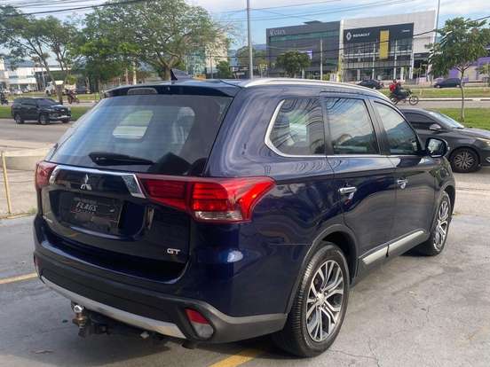 MITSUBISHI-OUTLANDER-3.0 GT 4X4 V6 24V GASOLINA 4P AUTOMÁTICO MITSUBISHI-OUTLANDER-2017