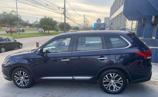 MITSUBISHI-OUTLANDER-2017