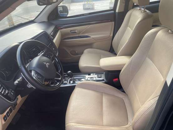 MITSUBISHI-OUTLANDER-3.0 GT 4X4 V6 24V GASOLINA 4P AUTOMÁTICO MITSUBISHI-OUTLANDER-2017