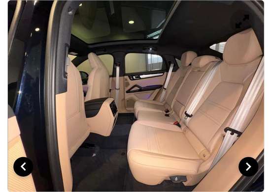 PORSCHE-CAYENNE-2023