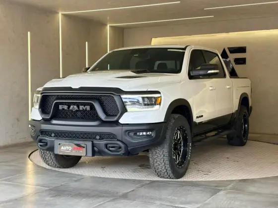 RAM 1500 5.7 V8 GASOLINA REBEL CD 4X4 AUTOMÁTICO
