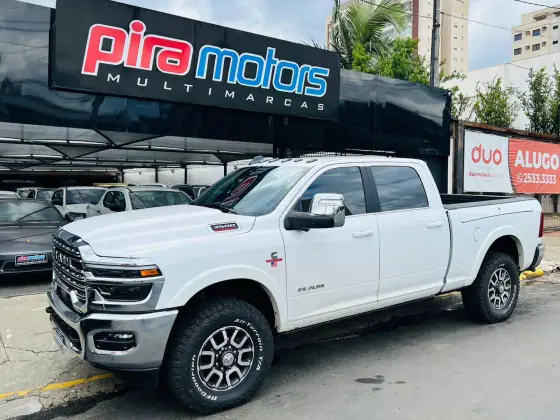 RAM 3500 6.7 I6 TURBO DIESEL LIMITED LONGHORN CD 4X4  AUTOMÁTICO