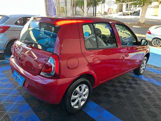 RENAULT-CLIO-2016
