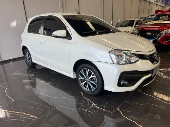 TOYOTA ETIOS 1.5 PLATINUM 16V FLEX 4P AUTOMÁTICO