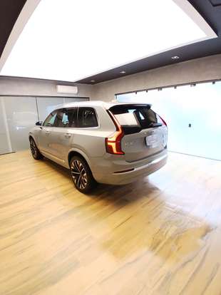 VOLVO-XC90-2025