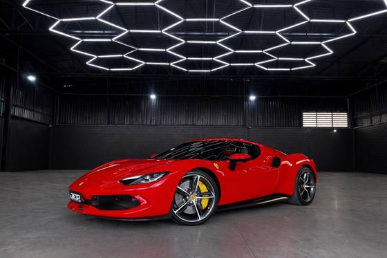FERRARI 296 GTB 3.0 V6 TURBO PHEV F1-DCT