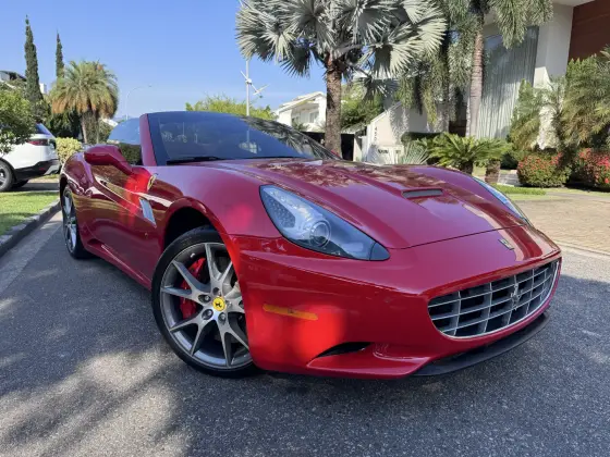 FERRARI CALIFORNIA 4.3 V8 GASOLINA F1-DCT