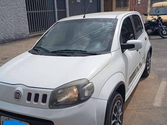FIAT-UNO-1.4 SPORTING 8V FLEX 4P MANUAL FIAT-UNO-2012