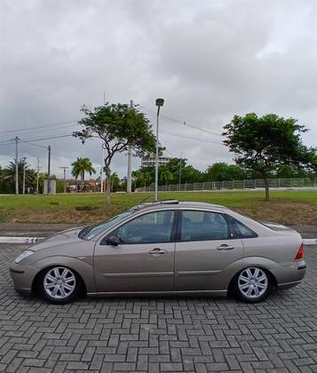 FORD FOCUS 2.0 GHIA 16V GASOLINA 4P AUTOMÁTICO